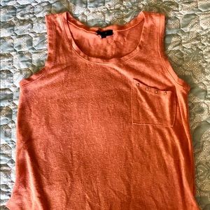Sleeveless top with pocket